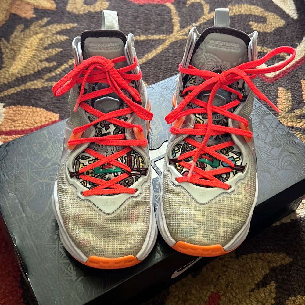 Lebron XIX (GS) Basketball Shoes.